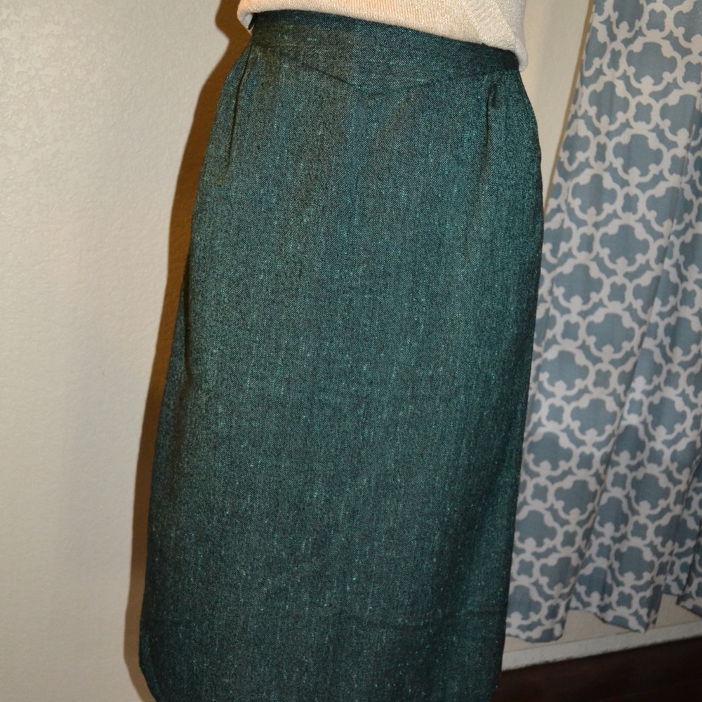 Vintage green midi skirt waist 30”